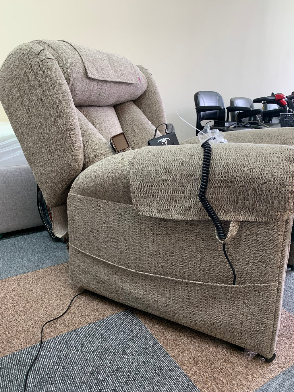 Primacare Dream Riser Recliner Chair – Dream Collection